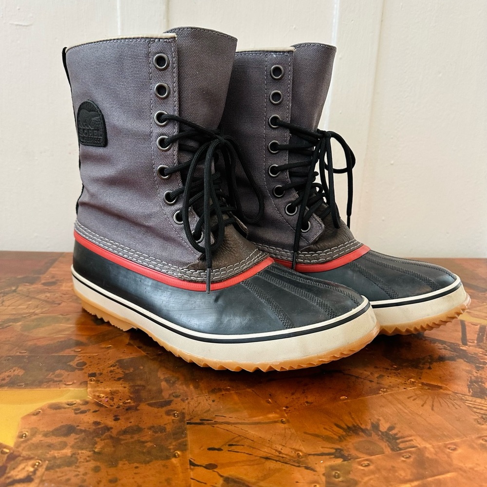Sorel Men's Gray and Black Rain Boots with Red Accent - nearly new!